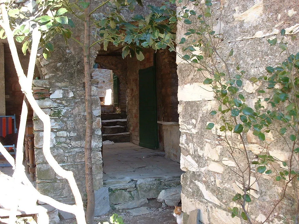 Medieval Village B&B Ne 0*,